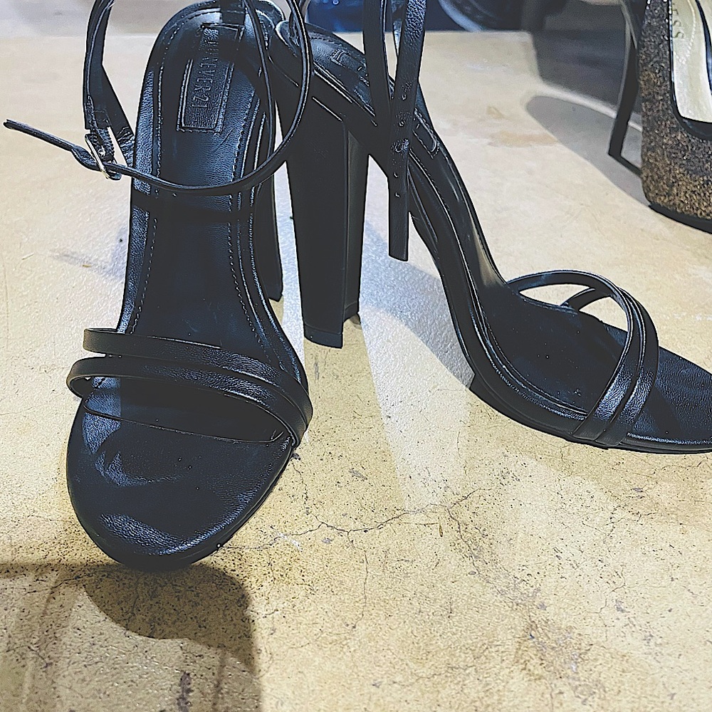 SOLD 
PERFECT BLACK STRAP HEELS